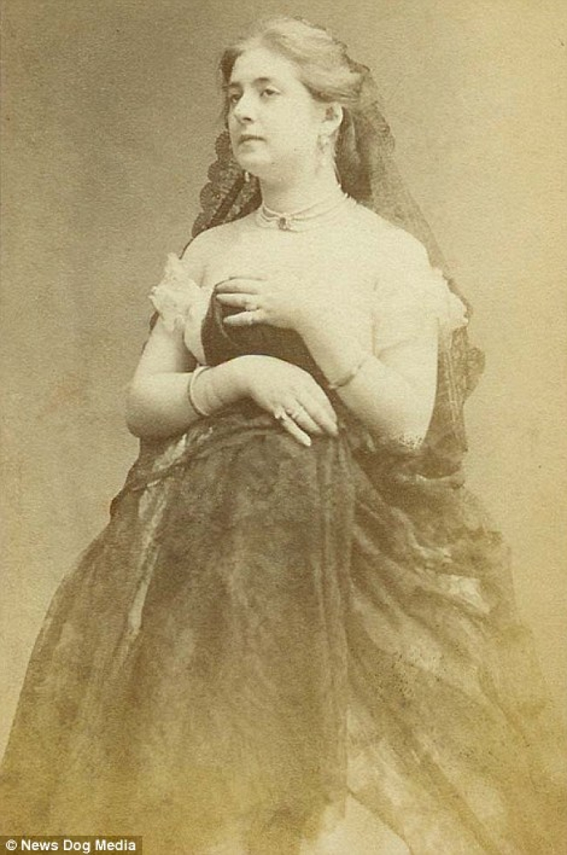 Women Who Ruled Paris from Bed: a scandalous catalog of 19th-century Parisian courtesans Women Who Ruled Paris from Bed: a scandalous catalog of 19th-century Parisian courtesans