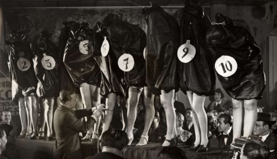 Women's legs in retro photos Women's legs in retro photos