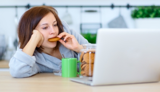 Work and lose weight: 5 tips for fighting excess weight in the office