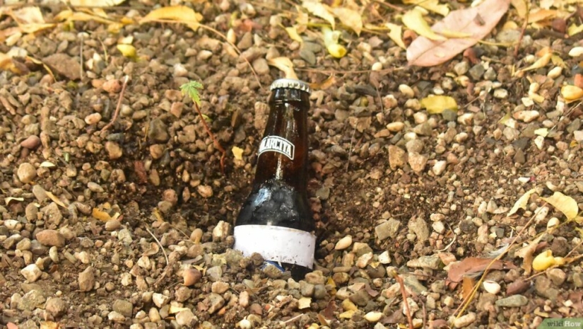 You won&#39;t believe how easy it is to cool a drink without a refrigerator!