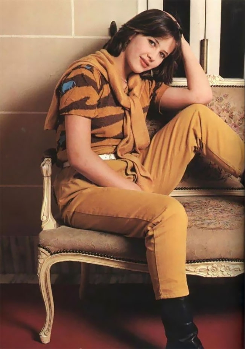 Young and Beautiful: 25 rare photos of Sophie Marceau from the 1980s