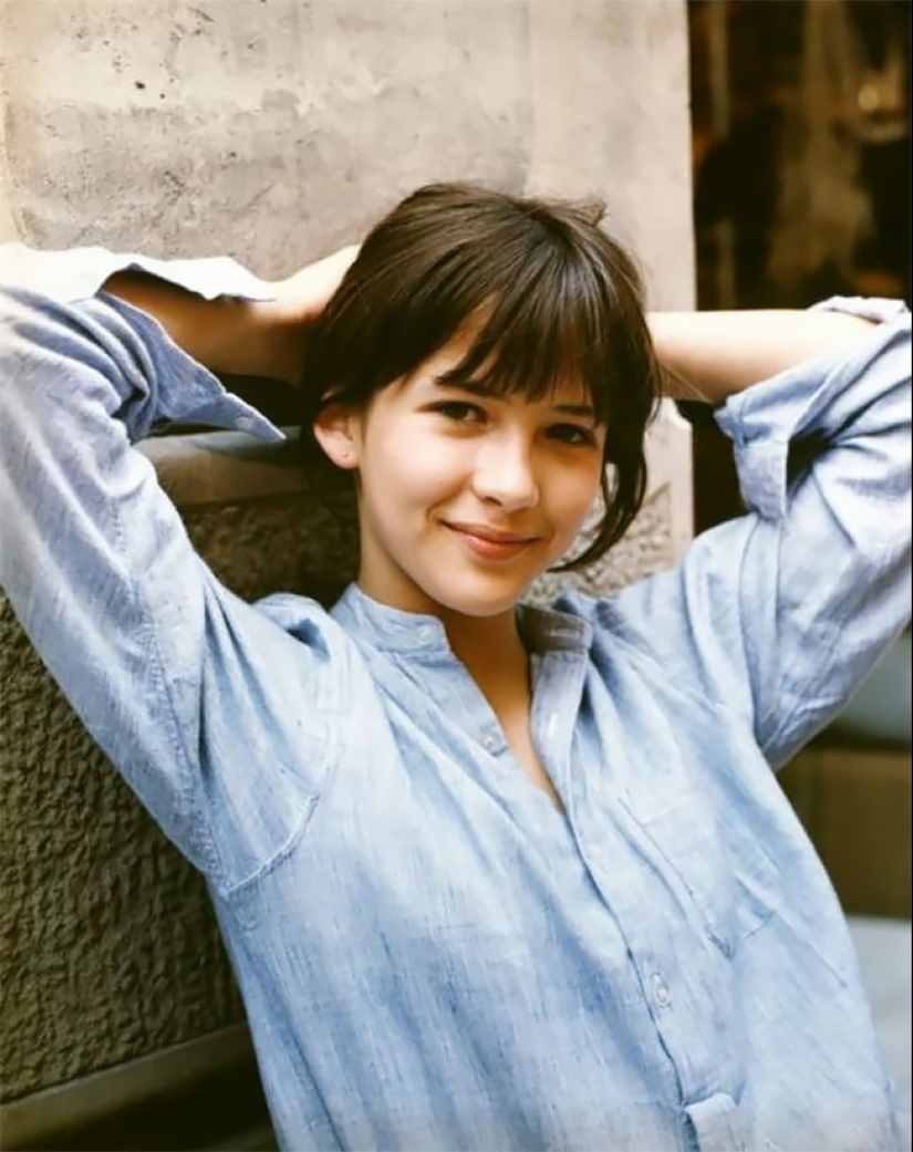Young and Beautiful: 25 rare photos of Sophie Marceau from the 1980s