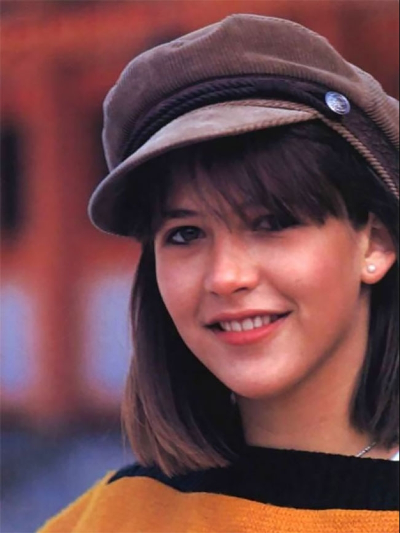 Young and Beautiful: 25 rare photos of Sophie Marceau from the 1980s