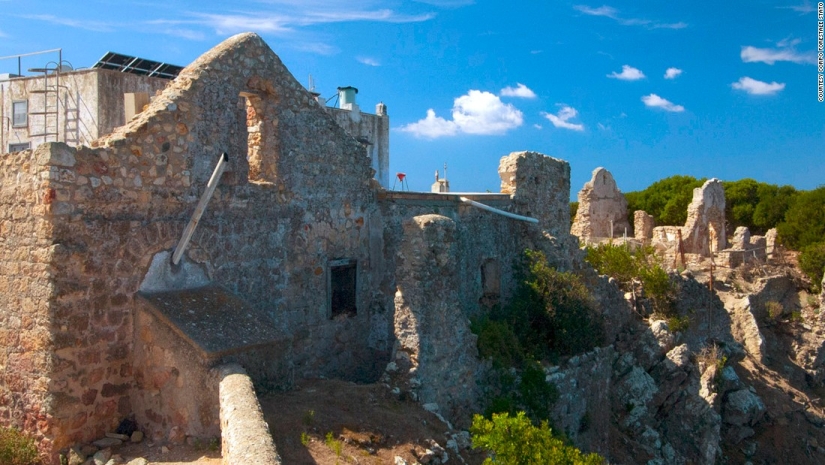 Zannon es una isla olvidada de orgías con un pasado oscuro