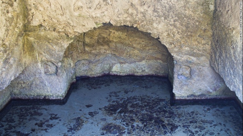 Zannon es una isla olvidada de orgías con un pasado oscuro