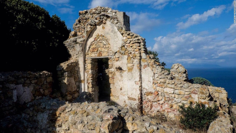 Zannon es una isla olvidada de orgías con un pasado oscuro