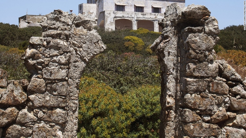 Zannon es una isla olvidada de orgías con un pasado oscuro