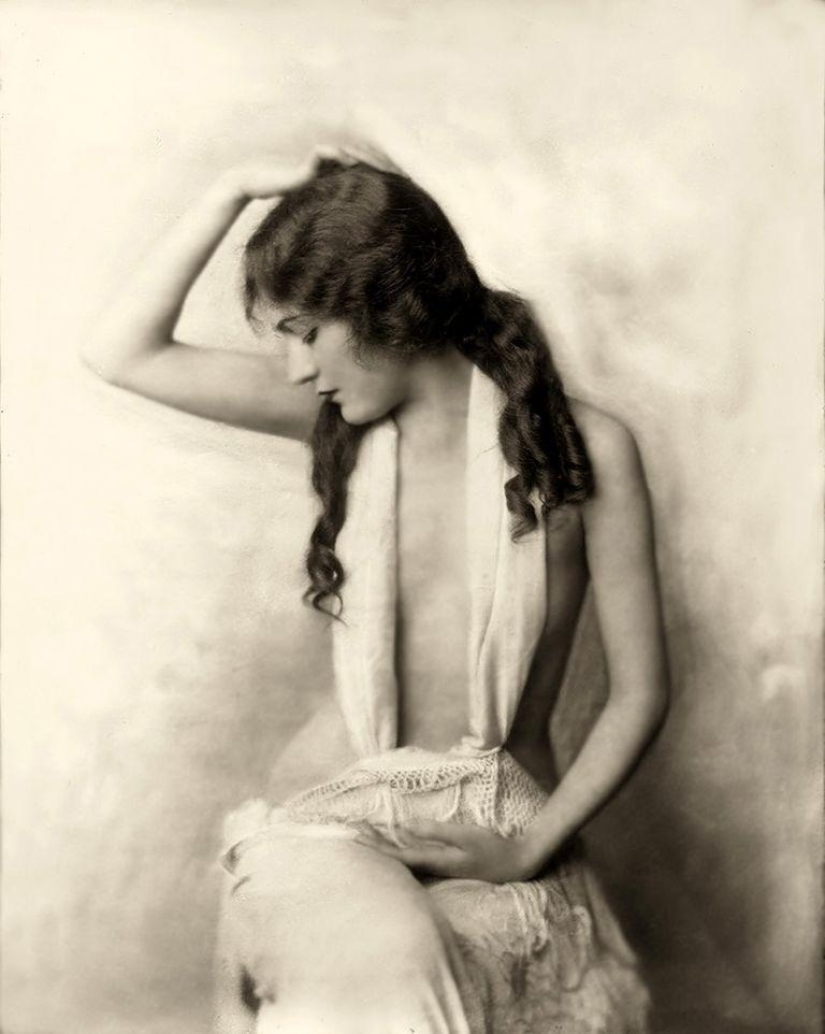 "Ziegfeld Girls": the sexiest Broadway actresses of the 1920s "Ziegfeld Girls": the sexiest Broadway actresses of the 1920s