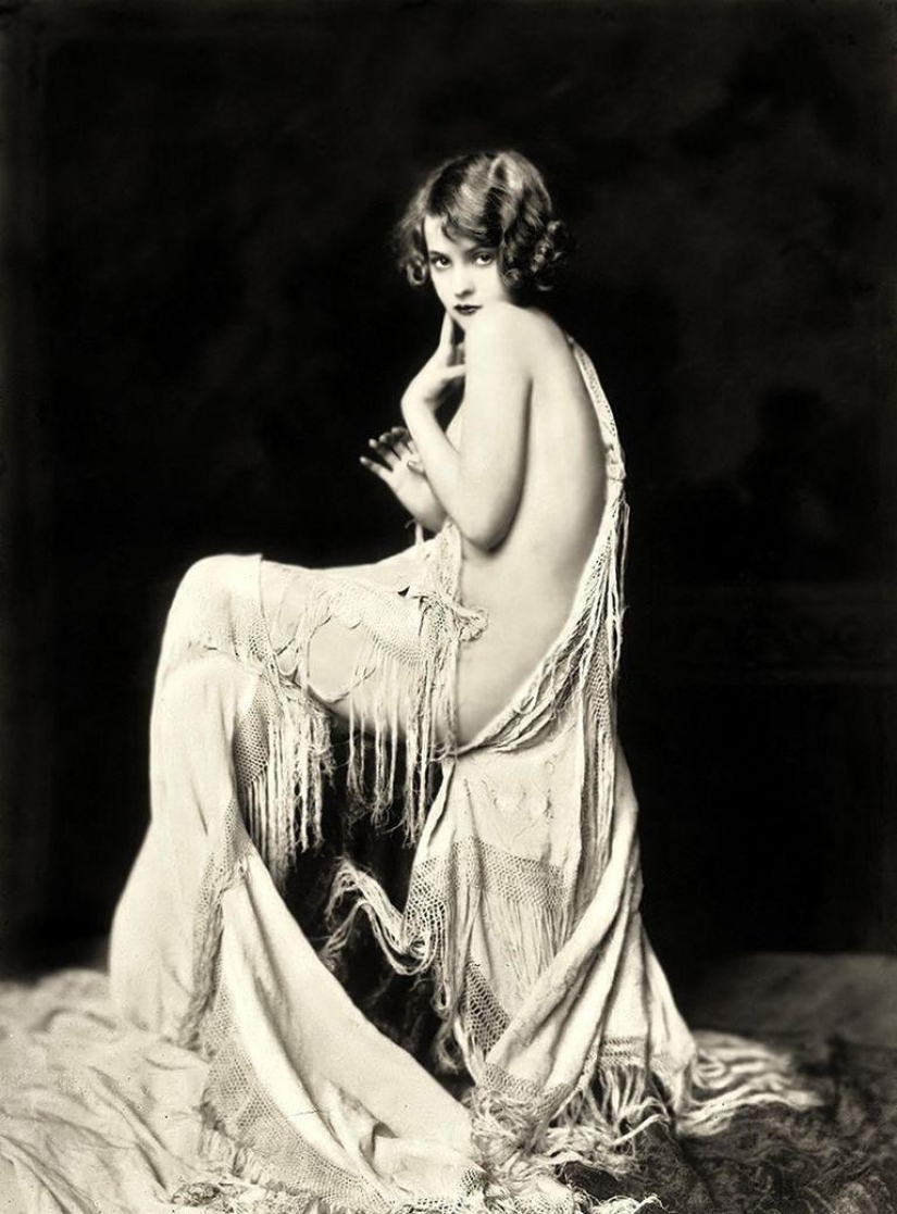 "Ziegfeld Girls": the sexiest Broadway actresses of the 1920s "Ziegfeld Girls": the sexiest Broadway actresses of the 1920s