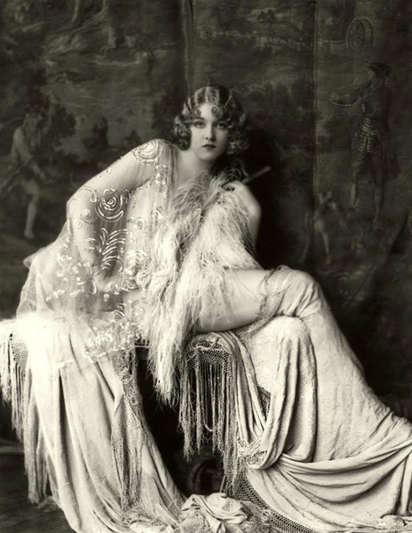 "Ziegfeld Girls": the sexiest Broadway actresses of the 1920s "Ziegfeld Girls": the sexiest Broadway actresses of the 1920s