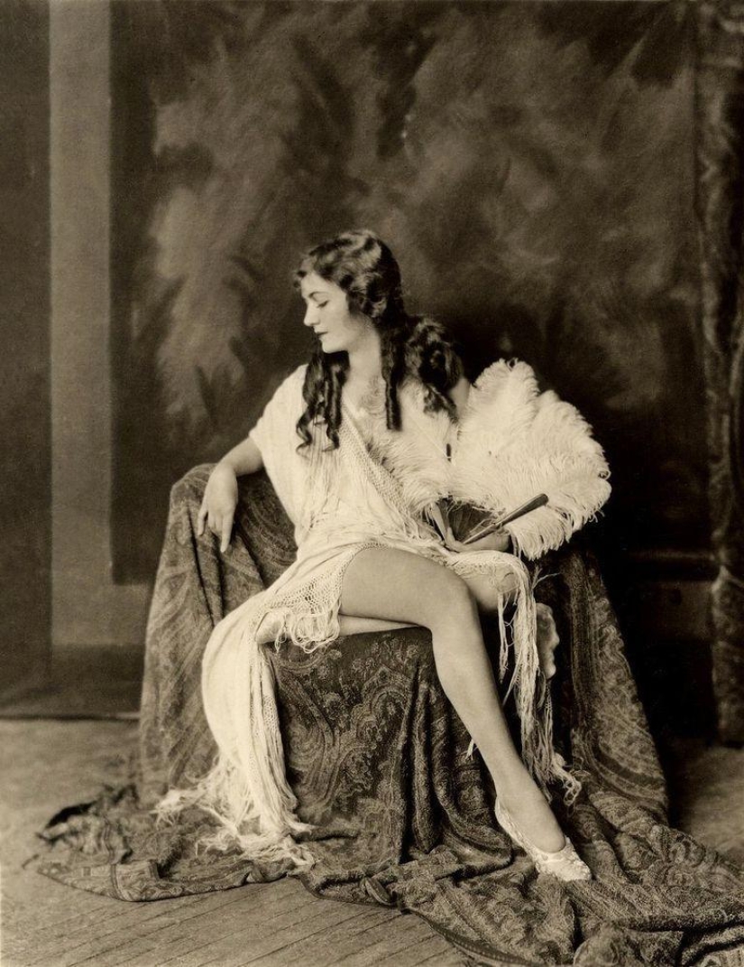 "Ziegfeld Girls": the sexiest Broadway actresses of the 1920s "Ziegfeld Girls": the sexiest Broadway actresses of the 1920s