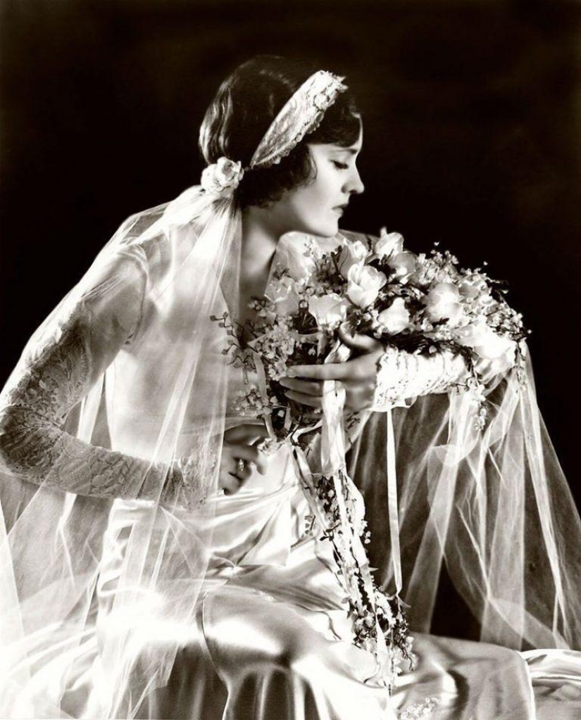 "Ziegfeld Girls": the sexiest Broadway actresses of the 1920s "Ziegfeld Girls": the sexiest Broadway actresses of the 1920s