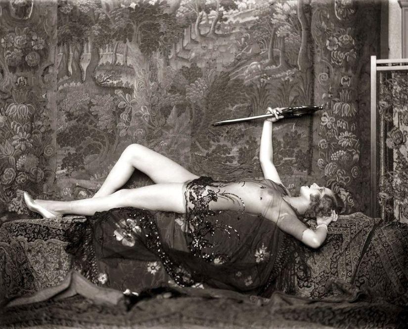 "Ziegfeld Girls": the sexiest Broadway actresses of the 1920s "Ziegfeld Girls": the sexiest Broadway actresses of the 1920s