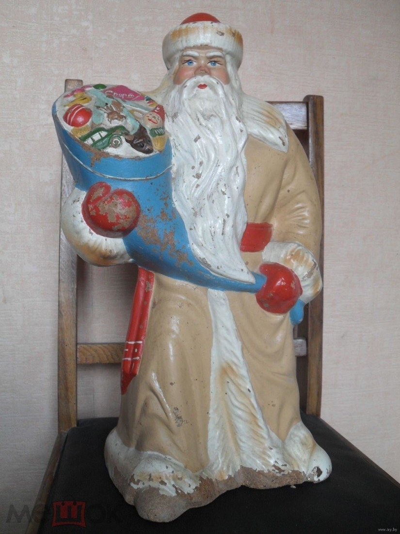 Christmas tree decorations you might throw away, but they're worth a ton of money Christmas tree decorations you might throw away, but they're worth a ton of money