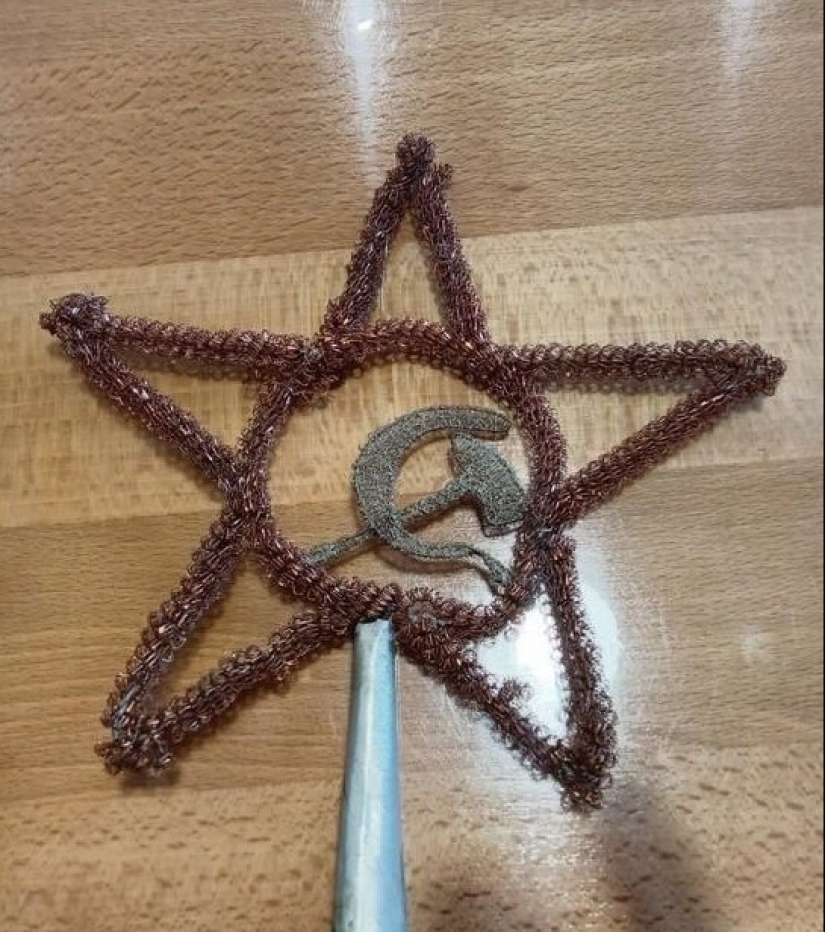 Christmas tree decorations you might throw away, but they're worth a ton of money Christmas tree decorations you might throw away, but they're worth a ton of money