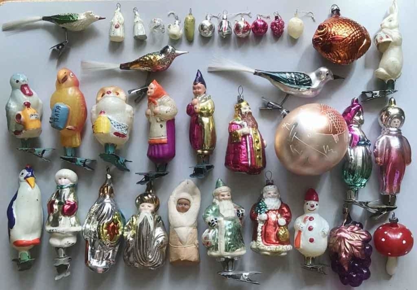 Christmas tree decorations you might throw away, but they're worth a ton of money Christmas tree decorations you might throw away, but they're worth a ton of money