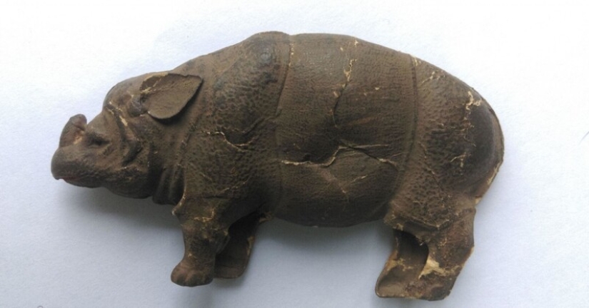 Christmas tree decorations you might throw away, but they're worth a ton of money Christmas tree decorations you might throw away, but they're worth a ton of money