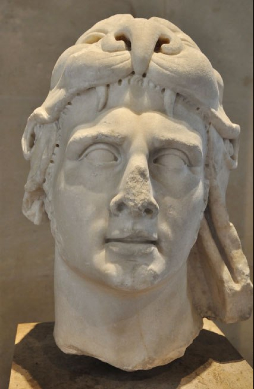 Is it possible to build up my immunity to poisons, taking them in small doses? Is it possible to build up my immunity to poisons, taking them in small doses?